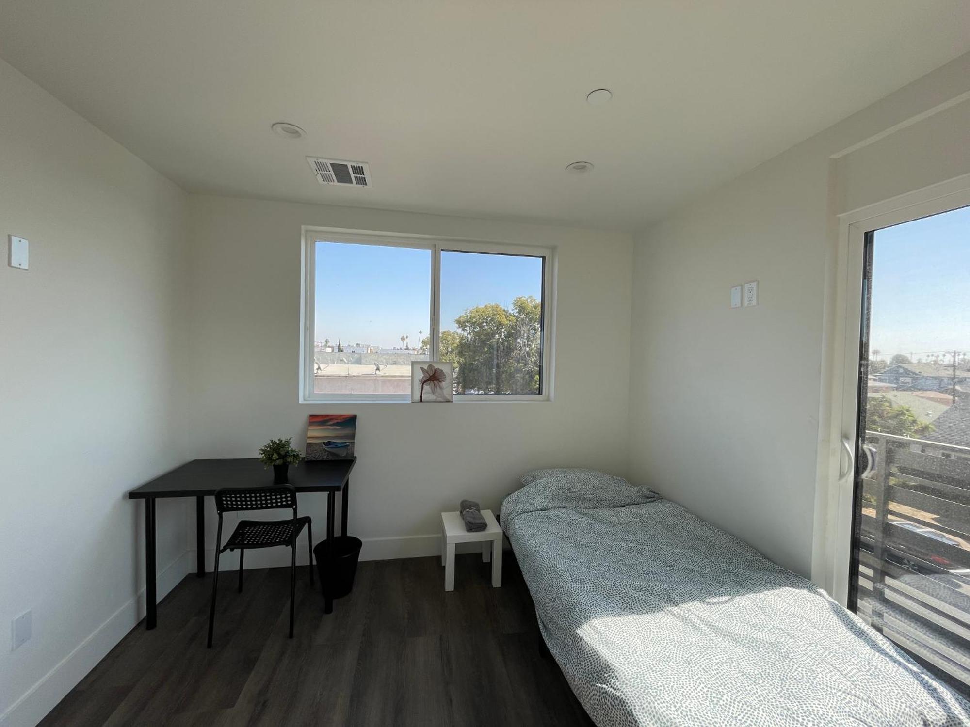 The Blue Hostel Los Angeles Exterior photo